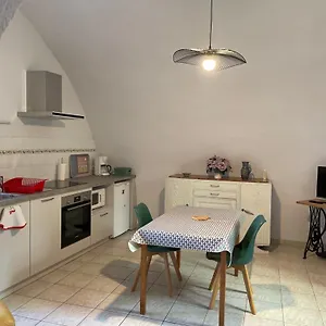  Hébergement de vacances Montalies